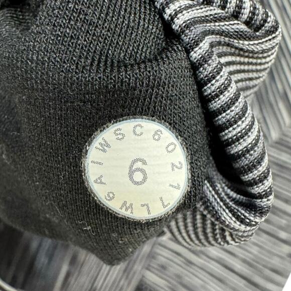 Lululemon Wunder Under Crop (Hi-Rise) (Full-On Luon 21") Gray Size 6 - Picture 12 of 13